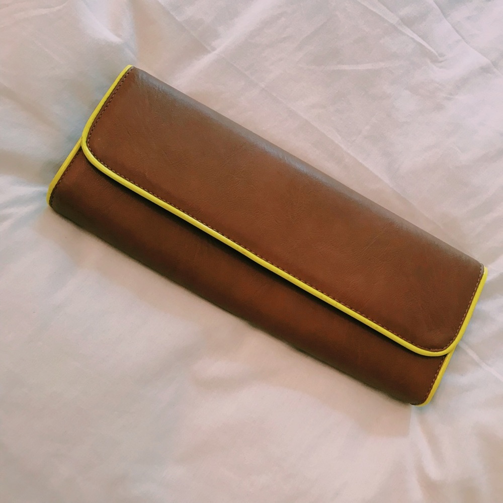 Large Clutch